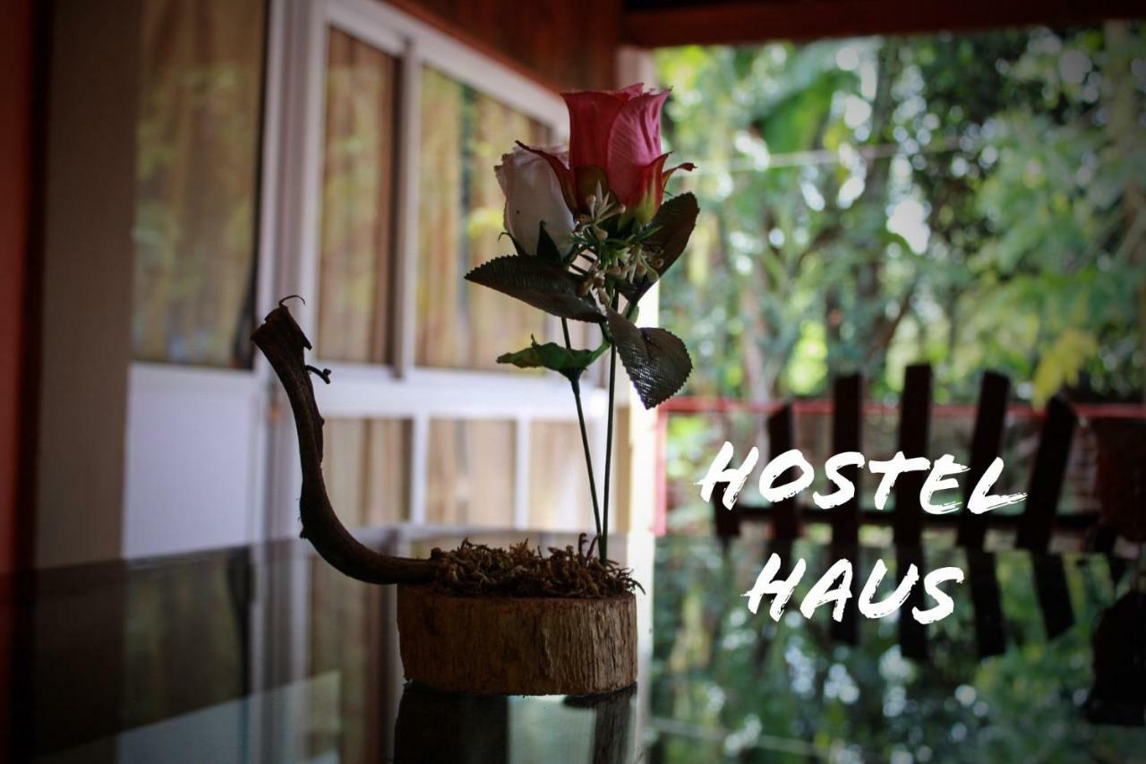 Hostel Haus Puerto Iguazú Esterno foto
